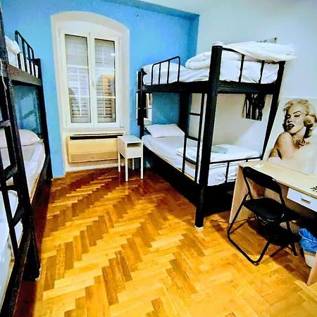 Hostel Kosy-3